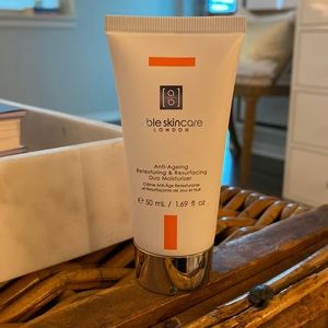 Able Skincare London. Anti-aging retexturing & resurfacing duo moisturizer New